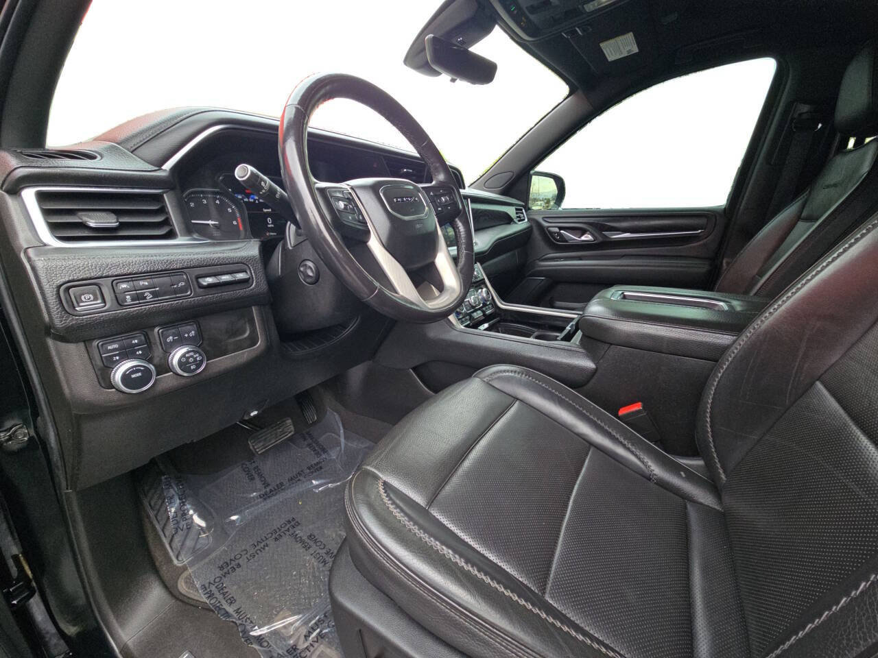 Used 2021 GMC Yukon Denali w/ Advanced Technology Package AWD/4WD image 13