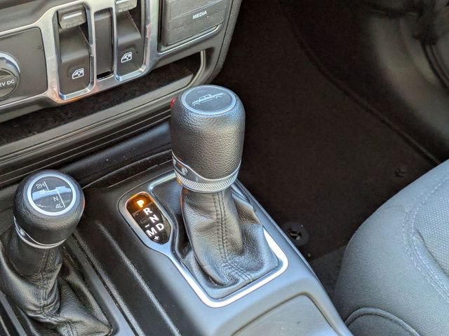 Used 2021 Jeep Gladiator Sport image 27