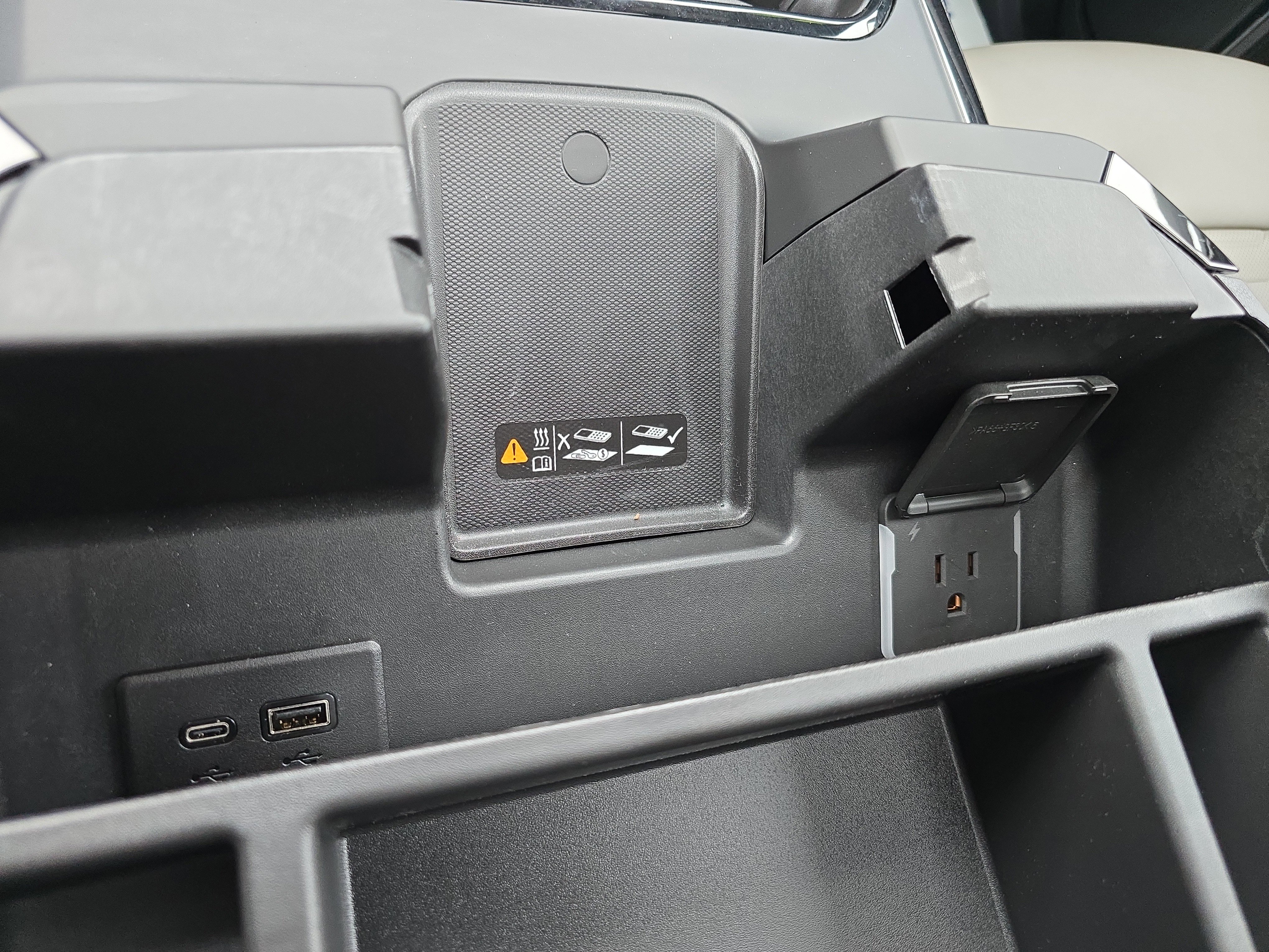 Used 2025 Chevrolet Silverado 2500 ZR2 w/ Technology Package image 40