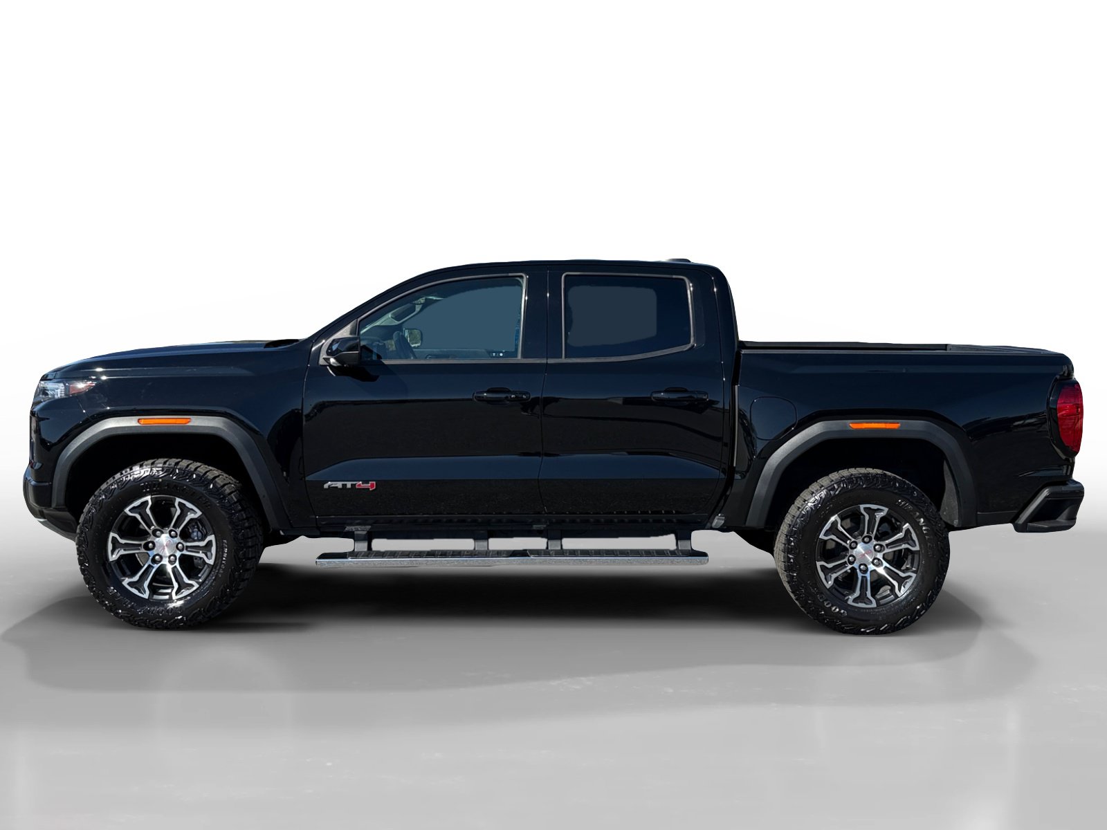 Used 2023 GMC Canyon AT4 w/ AT4 Premium Package AWD/4WD image 2