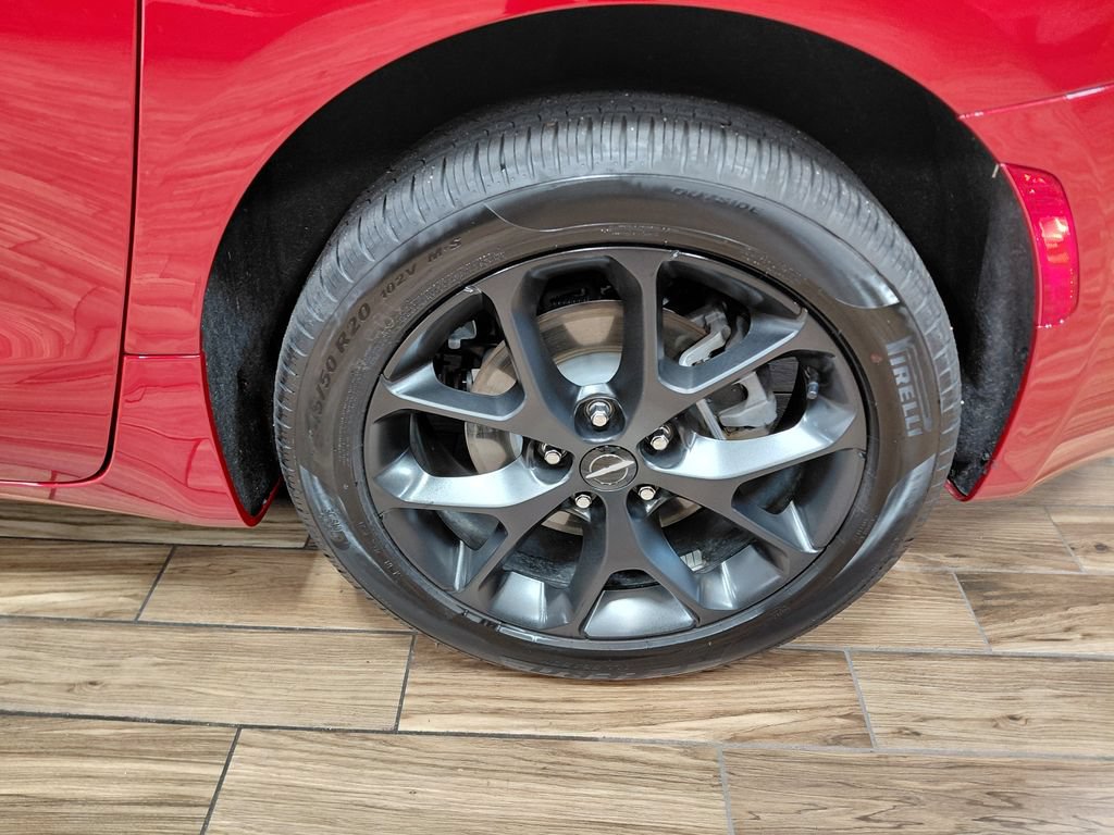 Used 2025 Chrysler Pacifica Limited w/ Uconnect Theater Family Group AWD/4WD image 36