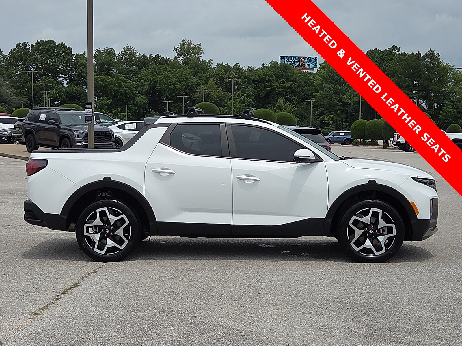 Used 2024 Hyundai Santa Cruz Limited AWD/4WD image 6
