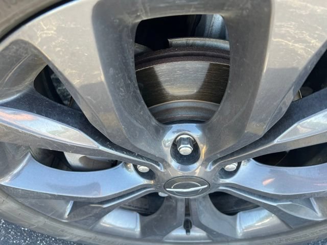 Used 2019 Chrysler Pacifica Limited w/ Advanced Safetytec Group FWD image 4