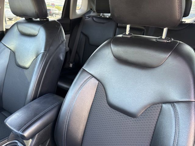 Used 2022 Jeep Compass Latitude image 11