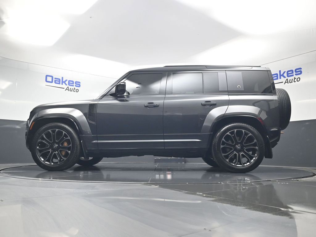 Used 2025 Land Rover Defender 110 AWD/4WD image 42