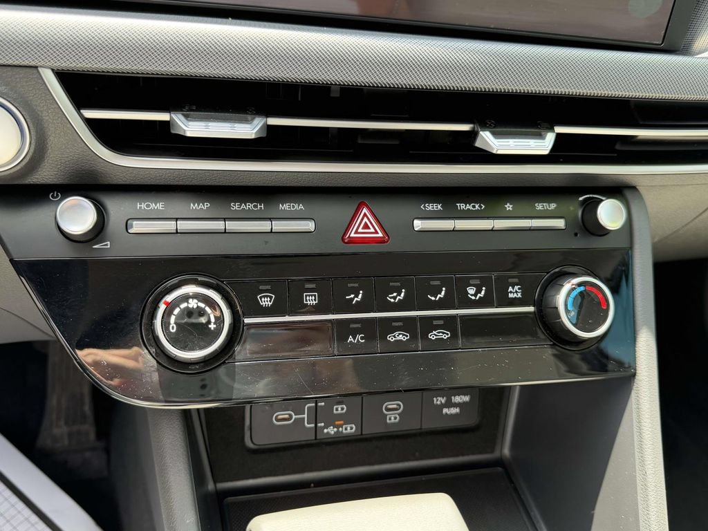 Used 2025 Hyundai Sonata SE FWD image 25