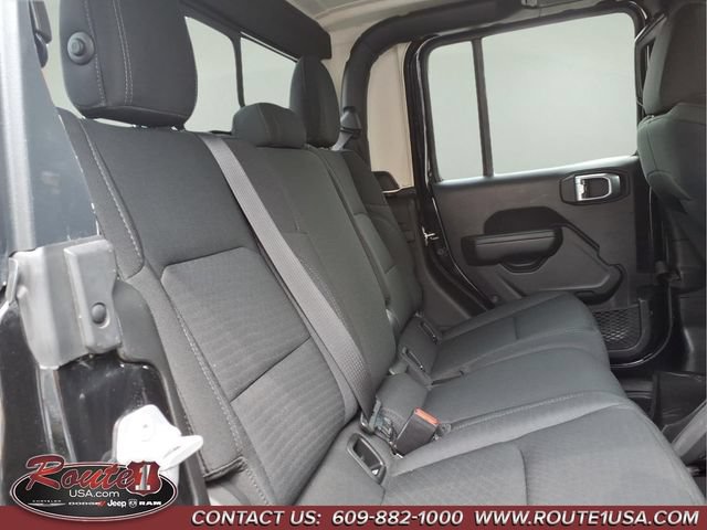 Used 2022 Jeep Gladiator Sport AWD/4WD image 16