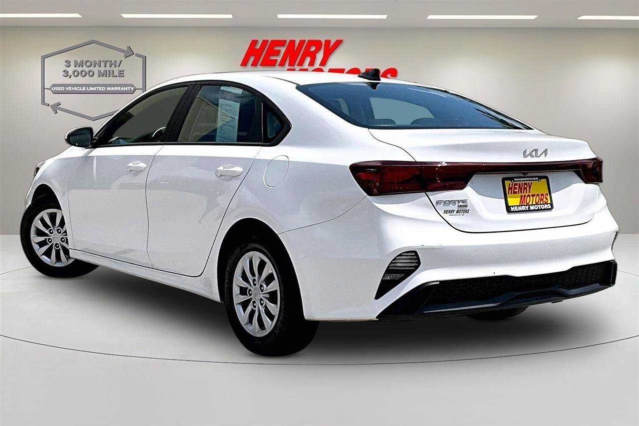 Used 2023 Kia Forte LX FWD image 4