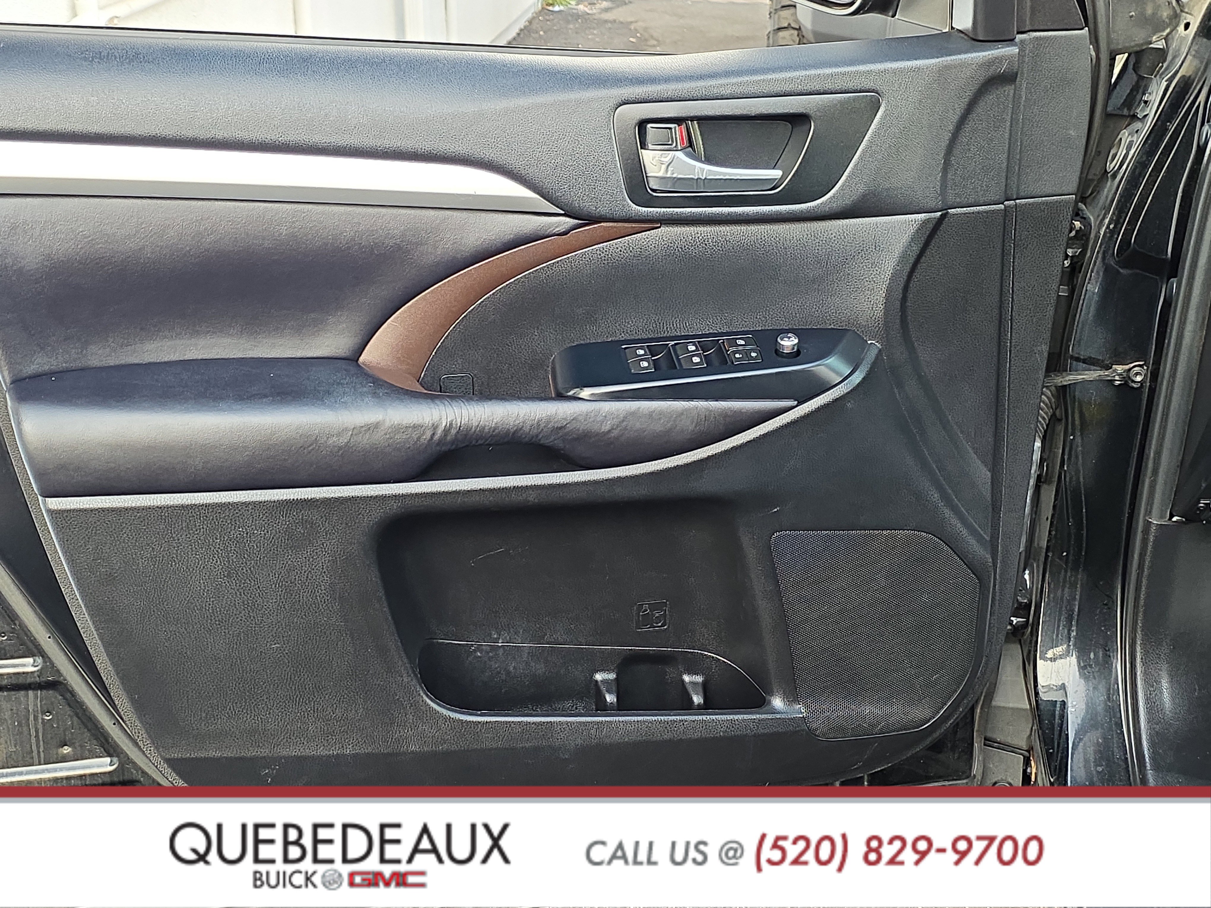 Used 2019 Toyota Highlander XLE AWD/4WD image 9