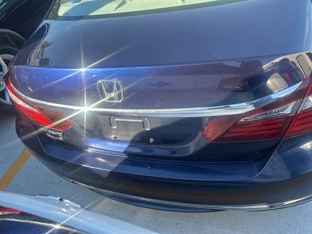 Used 2017 Honda Accord EX image 6