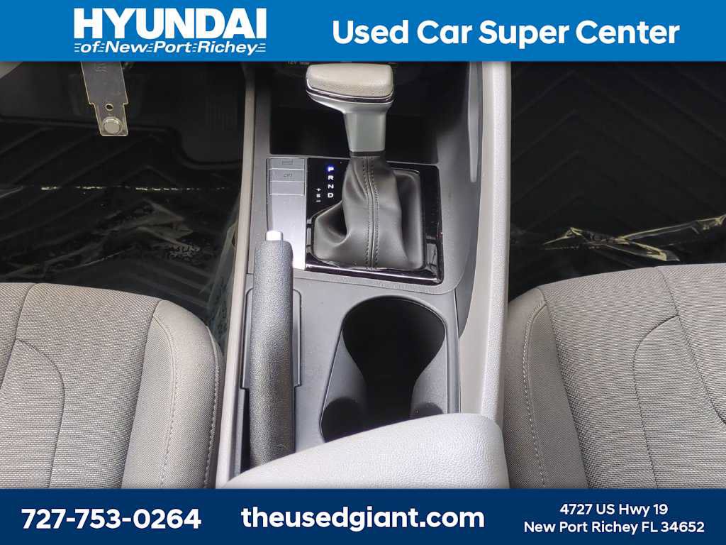 Certified 2025 Hyundai Elantra SE FWD image 19