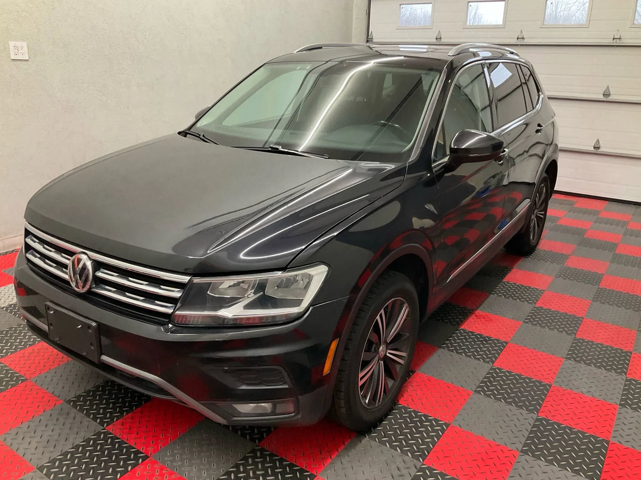 Used 2018 Volkswagen Tiguan SEL image 23