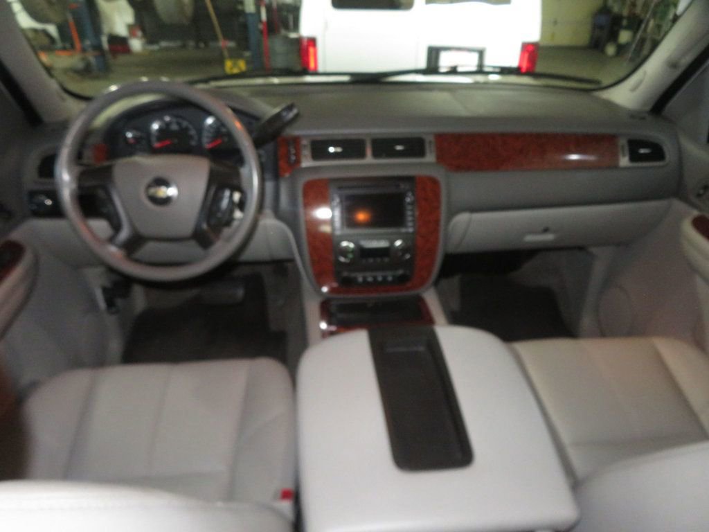 Used 2008 Chevrolet Avalanche LTZ w/ LTZ Preferred Equipment Group image 42