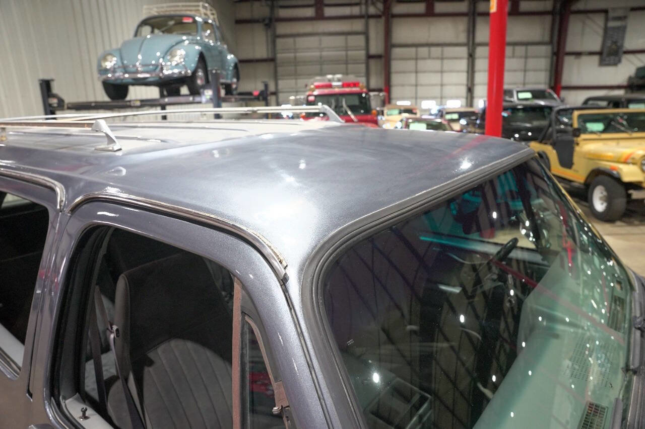 Used 1987 Chevrolet Suburban 4WD image 19