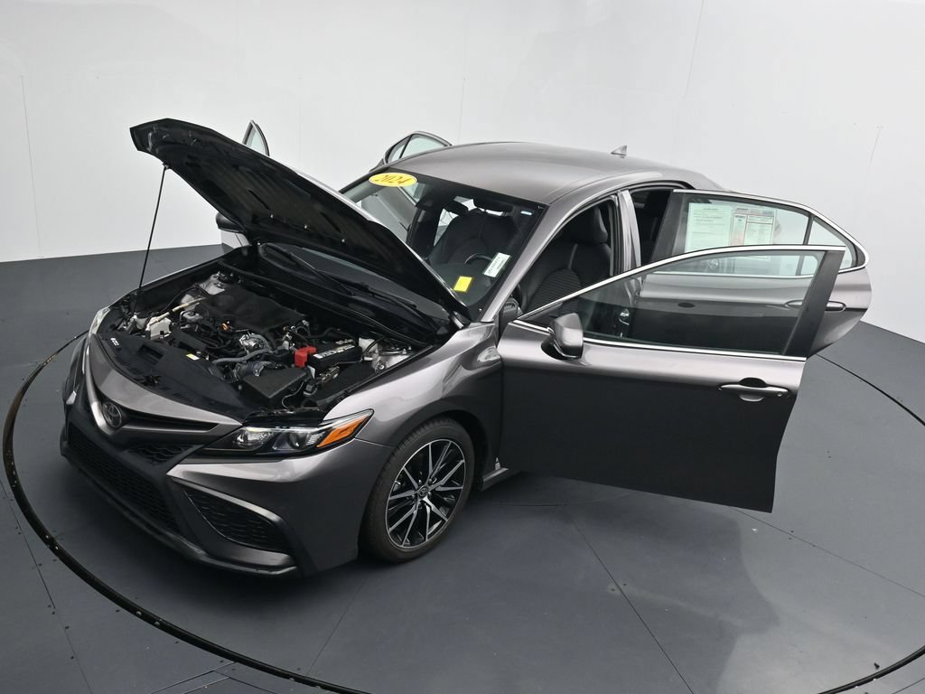 Used 2024 Toyota Camry SE FWD image 40