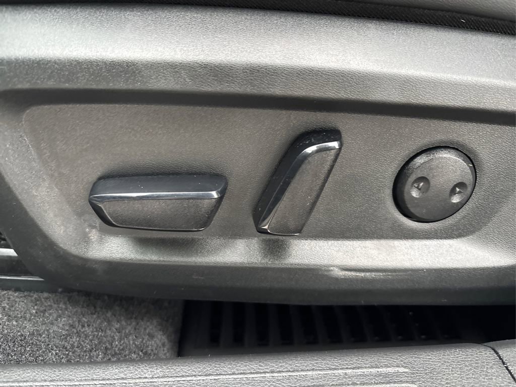 Used 2023 Nissan Rogue SV w/ SV Premium B Package image 39