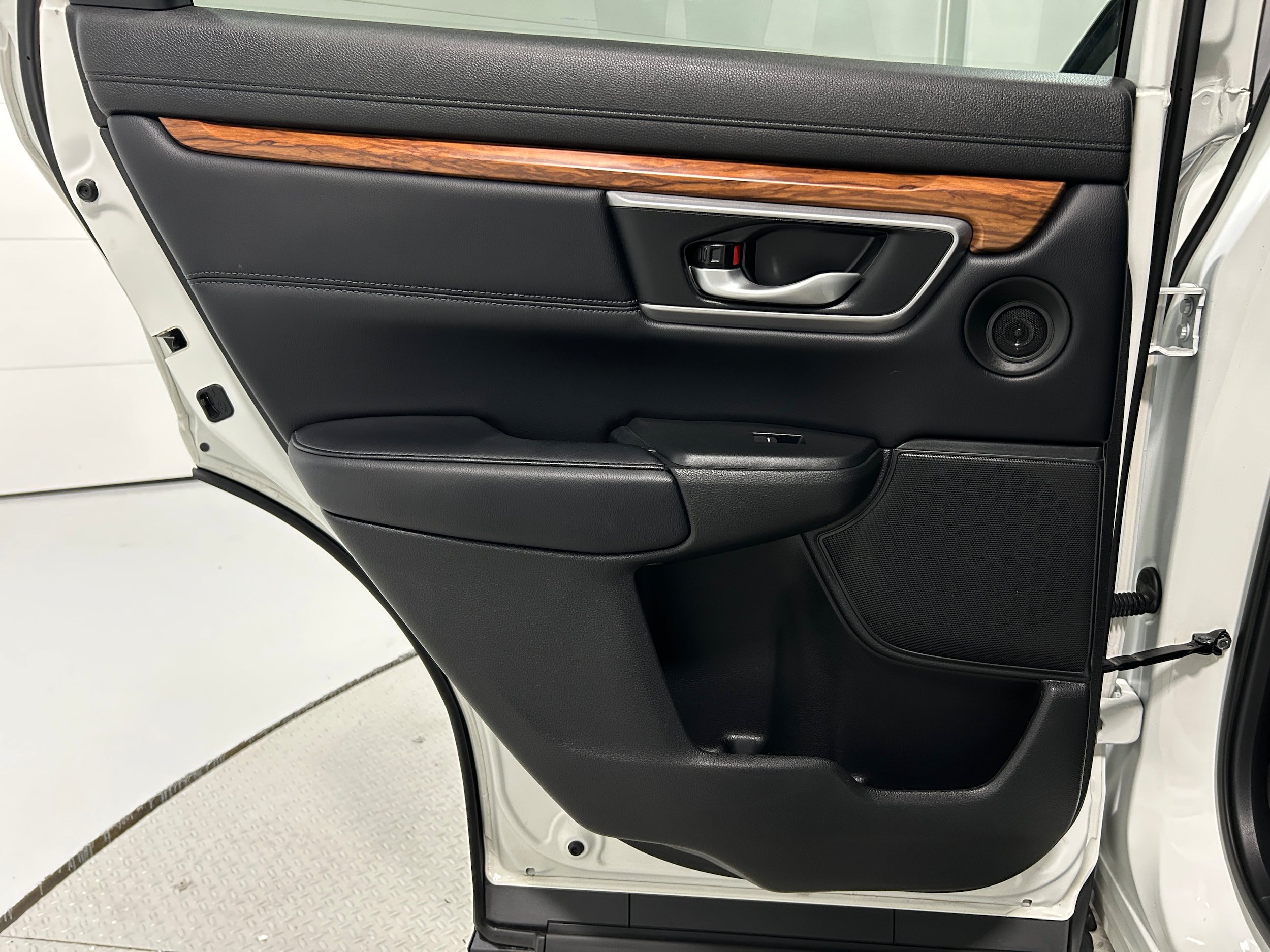 Used 2018 Honda CR-V Touring image 27