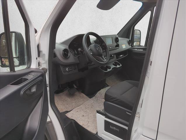 Used 2024 Mercedes-Benz Sprinter 2500 image 10