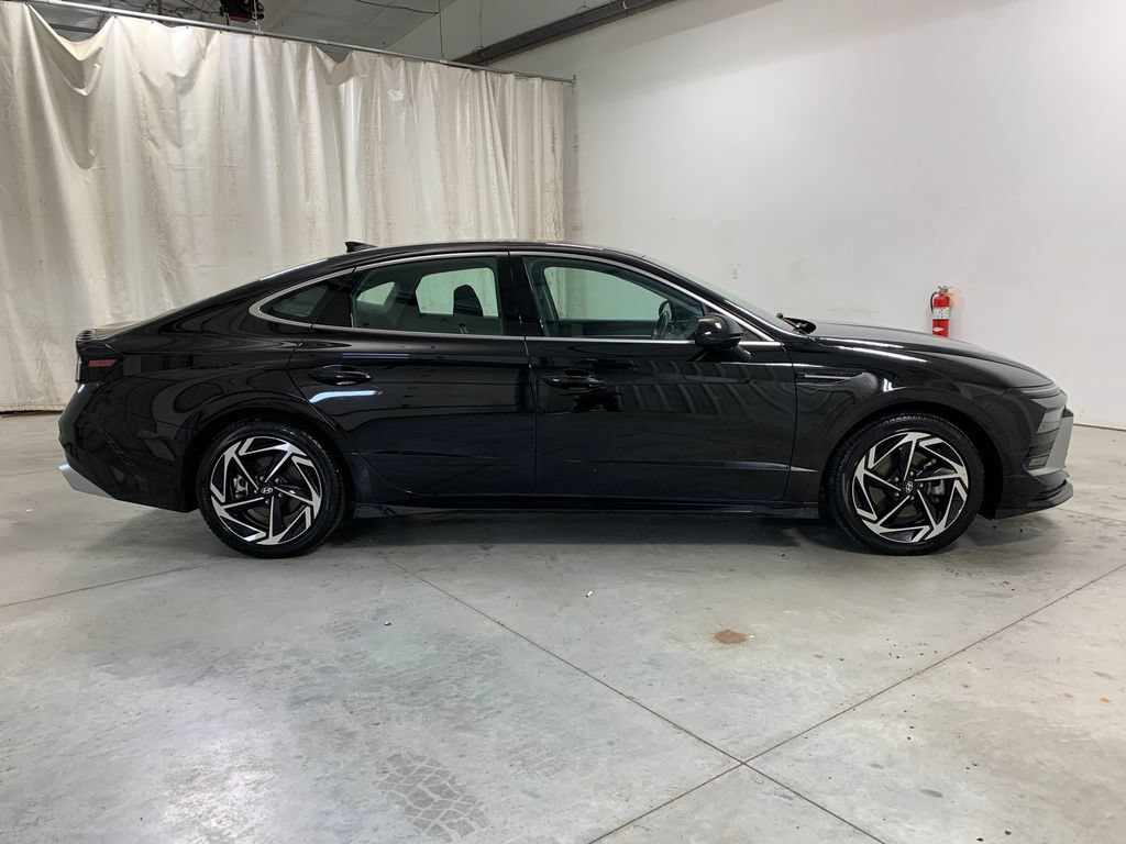 Used 2026 Hyundai Sonata SEL AWD/4WD image 11