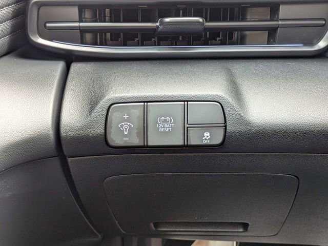 Used 2025 Hyundai Elantra SEL FWD image 23