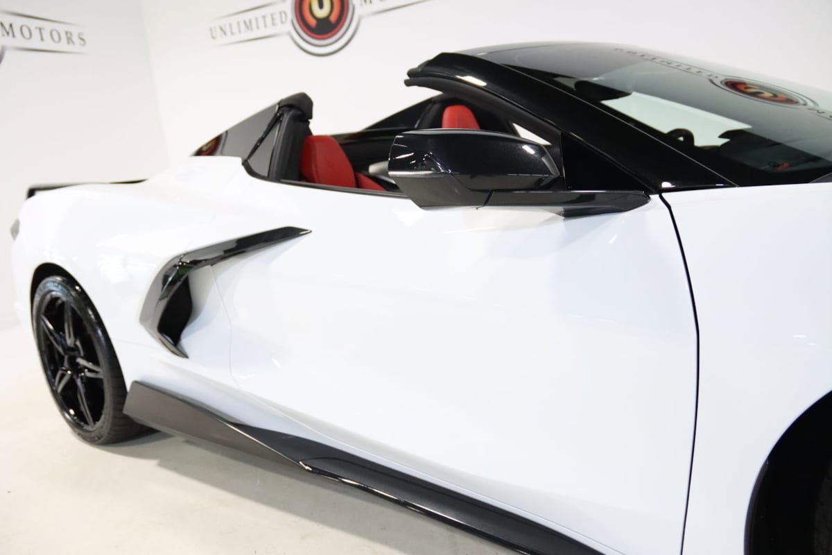 Used 2024 Chevrolet Corvette Stingray Premium Conv w/ Z51 Performance Package RWD image 73