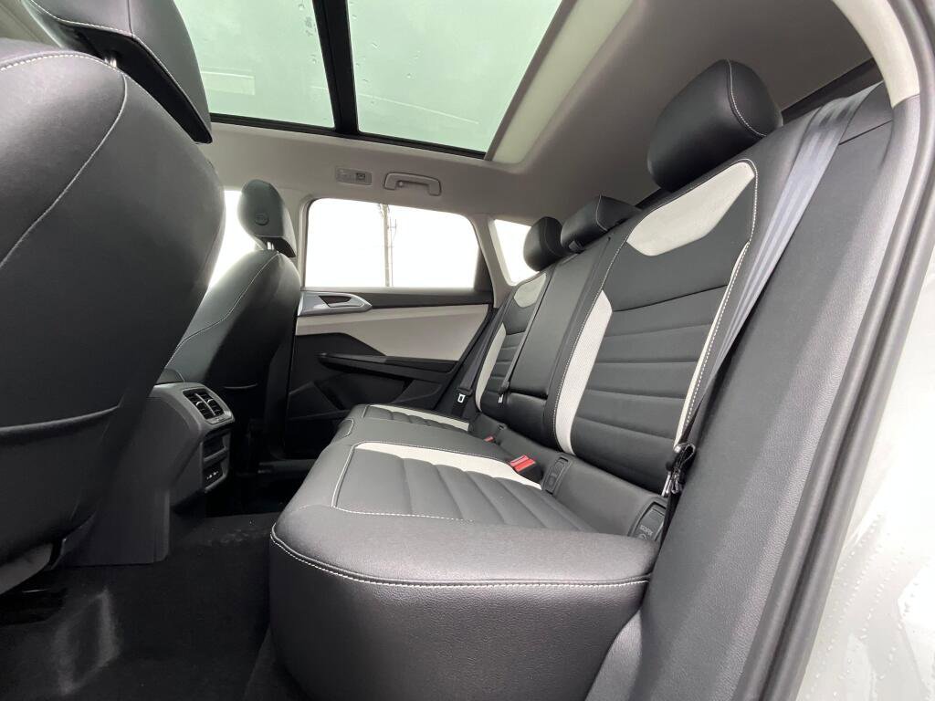 New 2026 Volkswagen Taos SEL image 13