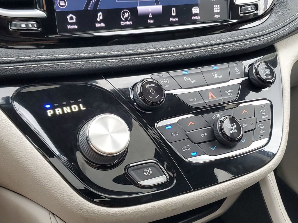 Used 2022 Chrysler Pacifica Limited image 28