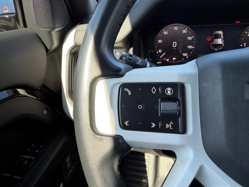 Used 2025 Land Rover Defender 110 S image 12