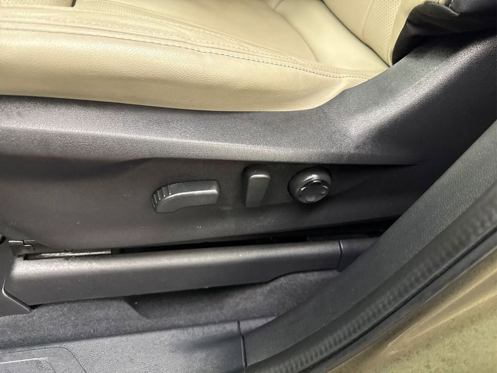 Used 2023 Subaru Ascent Limited image 37