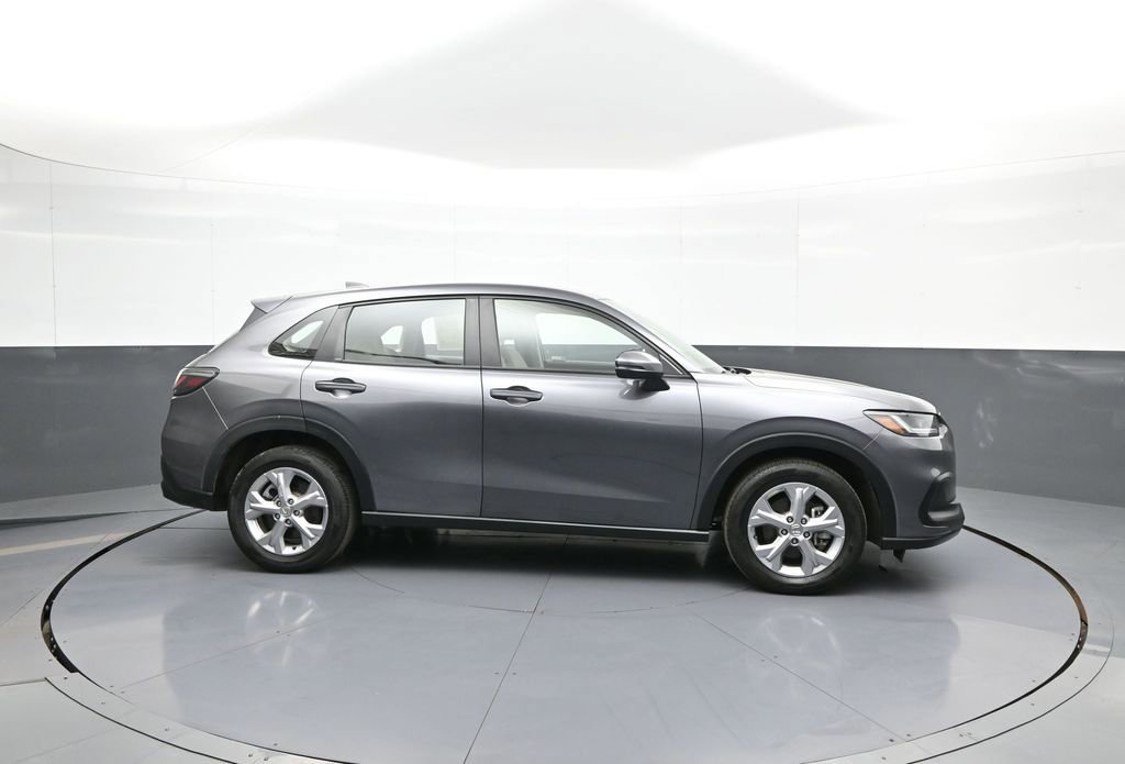 Certified 2023 Honda HR-V LX image 5