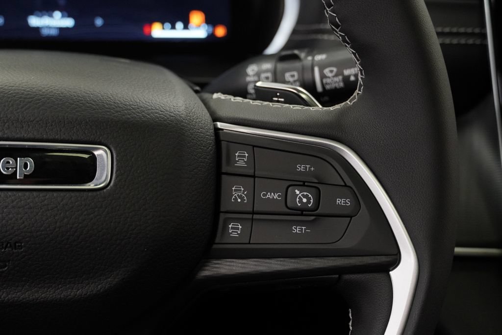 New 2027 Jeep Grand Cherokee Laredo AWD/4WD image 27
