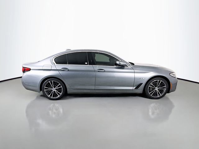 Used 2023 BMW 530e xDrive w/ Premium Package image 8