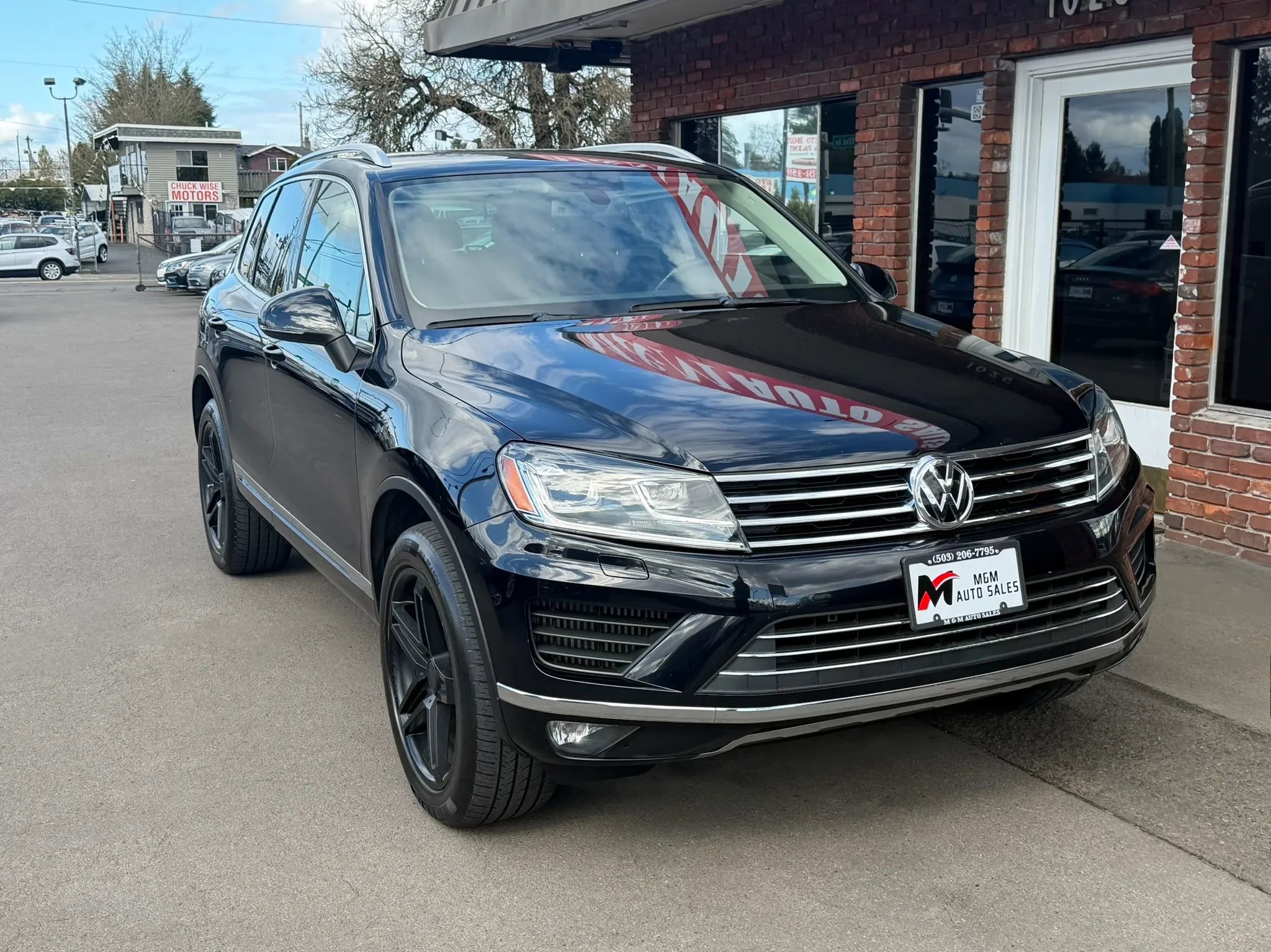 Used 2015 Volkswagen Touareg Sport AWD/4WD image 1