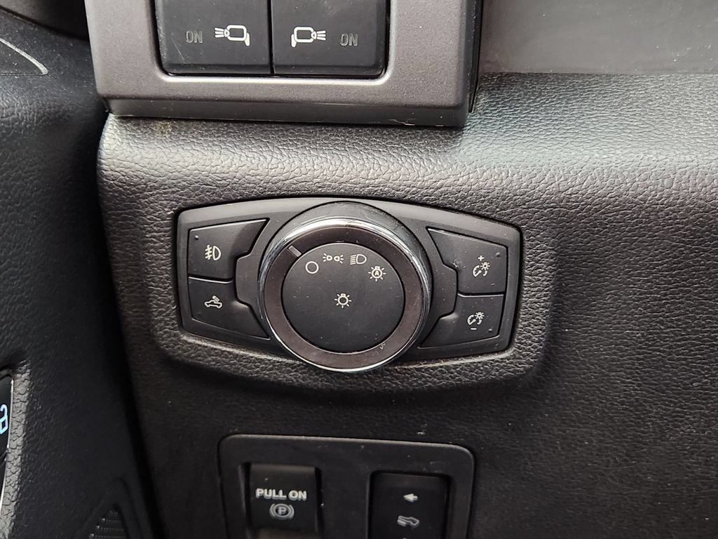 Used 2019 Ford F150 XLT w/ Equipment Group 302A Luxury AWD/4WD image 27