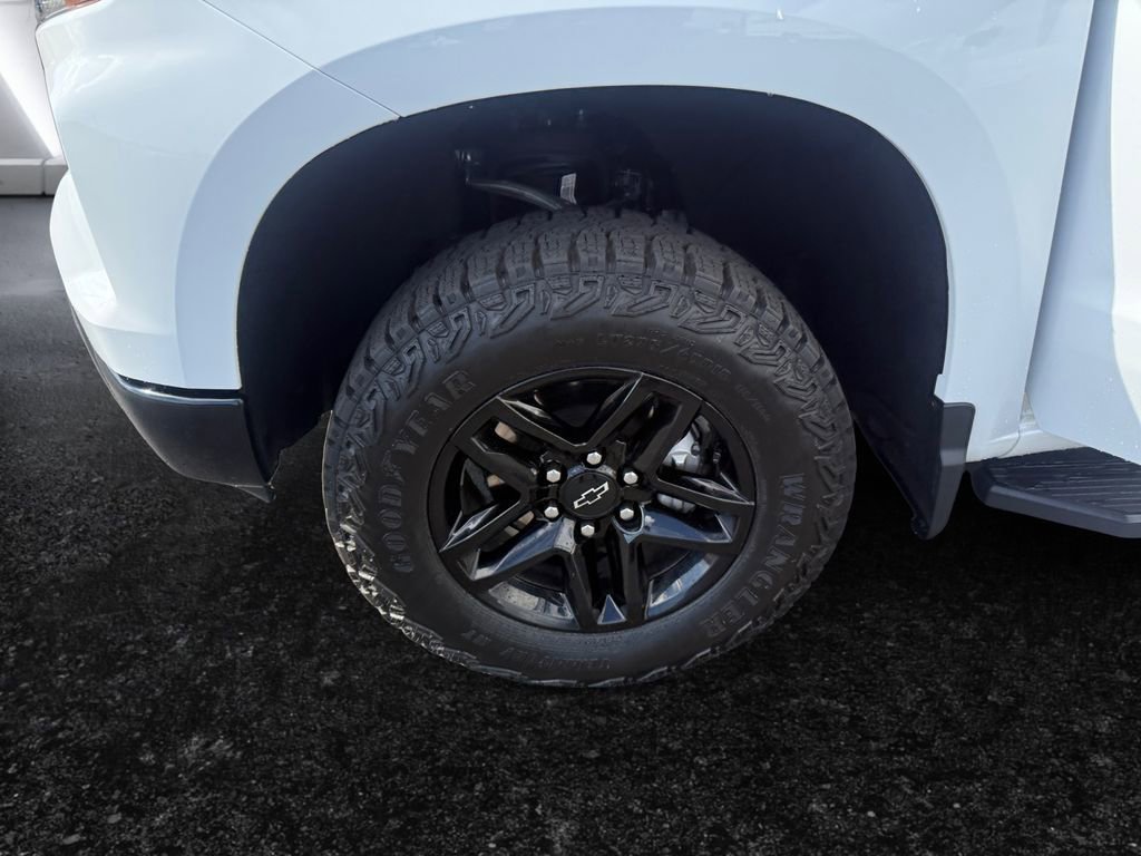 Certified 2024 Chevrolet Silverado 1500 Custom Trail Boss AWD/4WD image 9