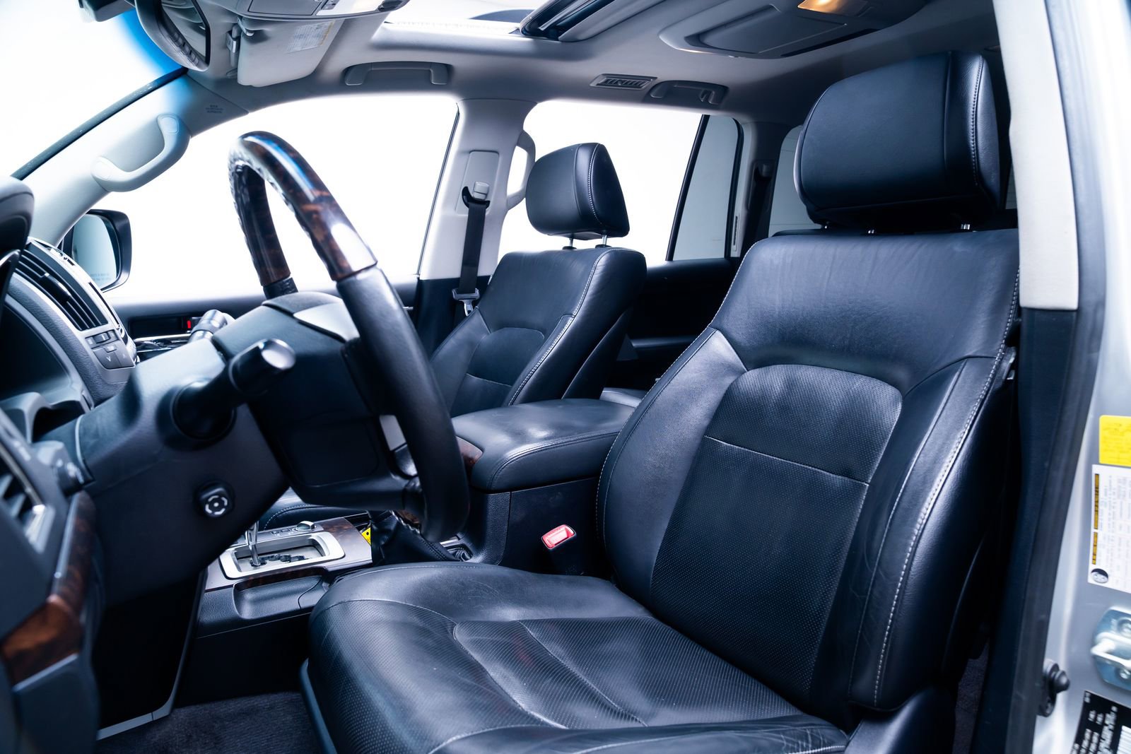 Used 2015 Toyota Land Cruiser AWD/4WD image 17
