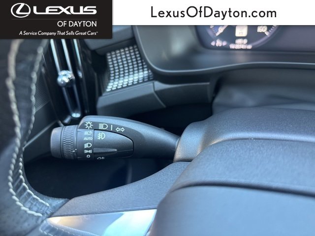 Used 2021 Volvo XC40 T5 R-Design w/ Climate Package image 22