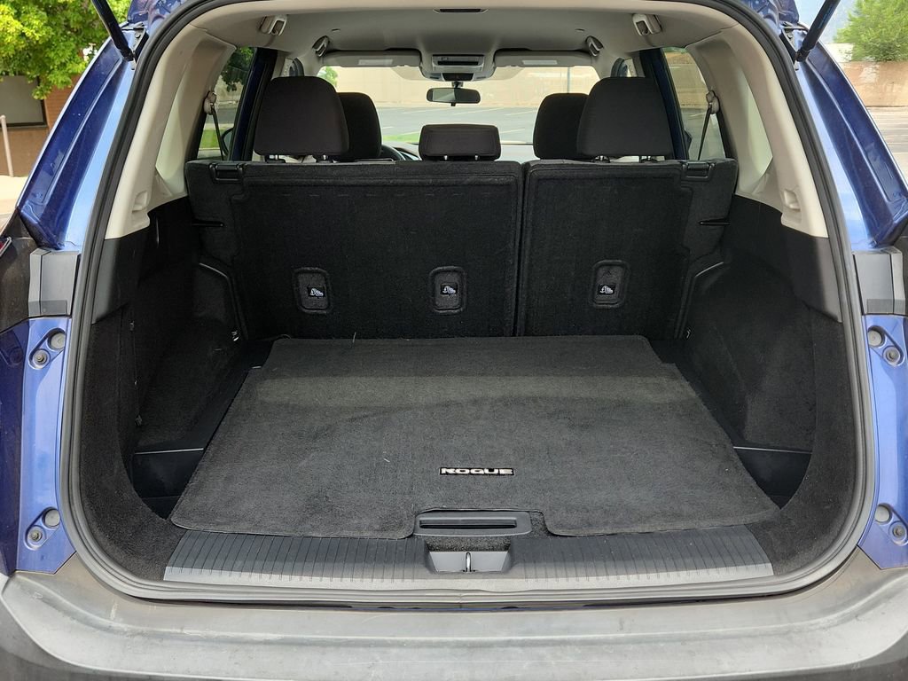 Used 2023 Nissan Rogue SV image 12