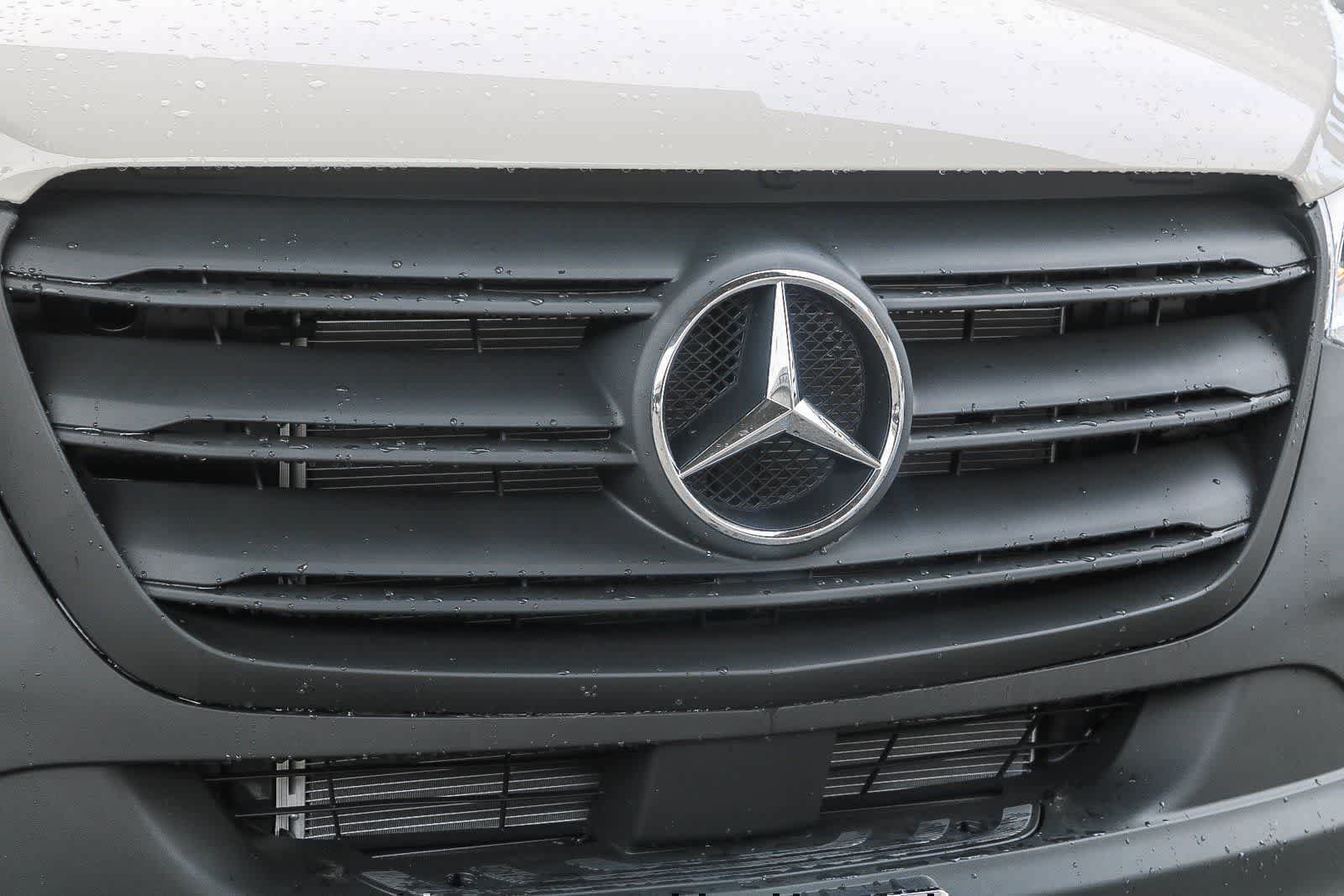 Used 2025 Mercedes-Benz Sprinter 2500 image 5