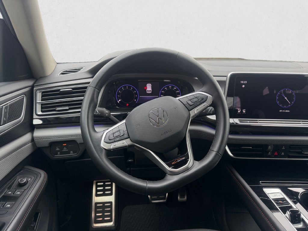 Certified 2025 Volkswagen Atlas Peak Edition SE AWD/4WD image 12