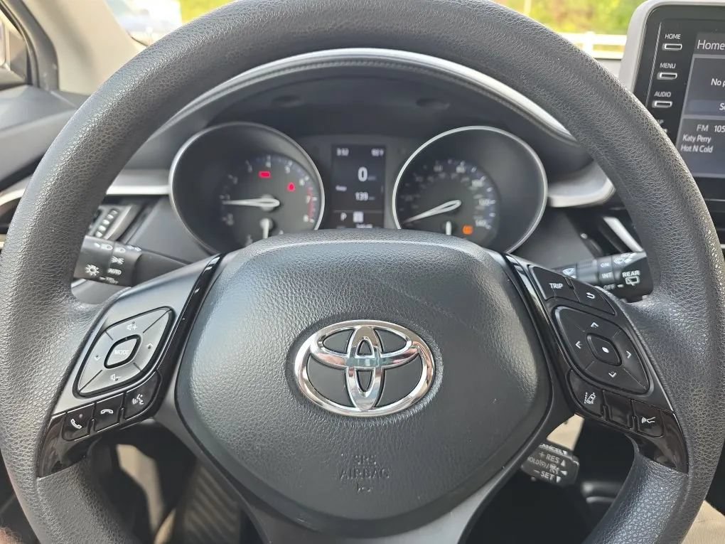 Used 2021 Toyota C-HR LE FWD image 15
