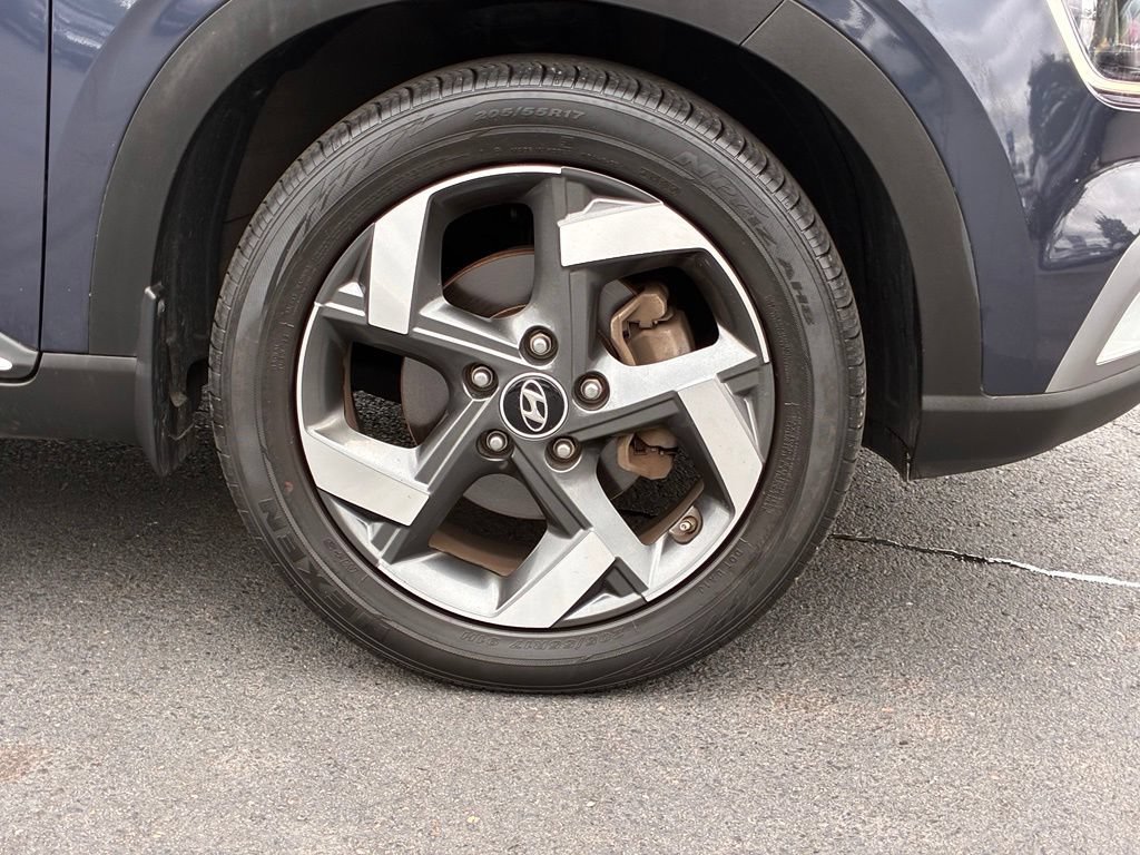 Used 2021 Hyundai Venue FWD image 46