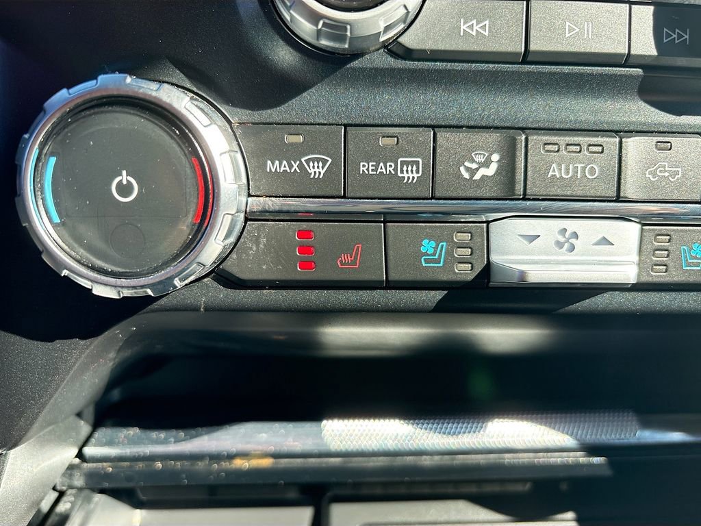 Used 2023 Ford F150 Lariat w/ Max Trailer Tow Package image 21