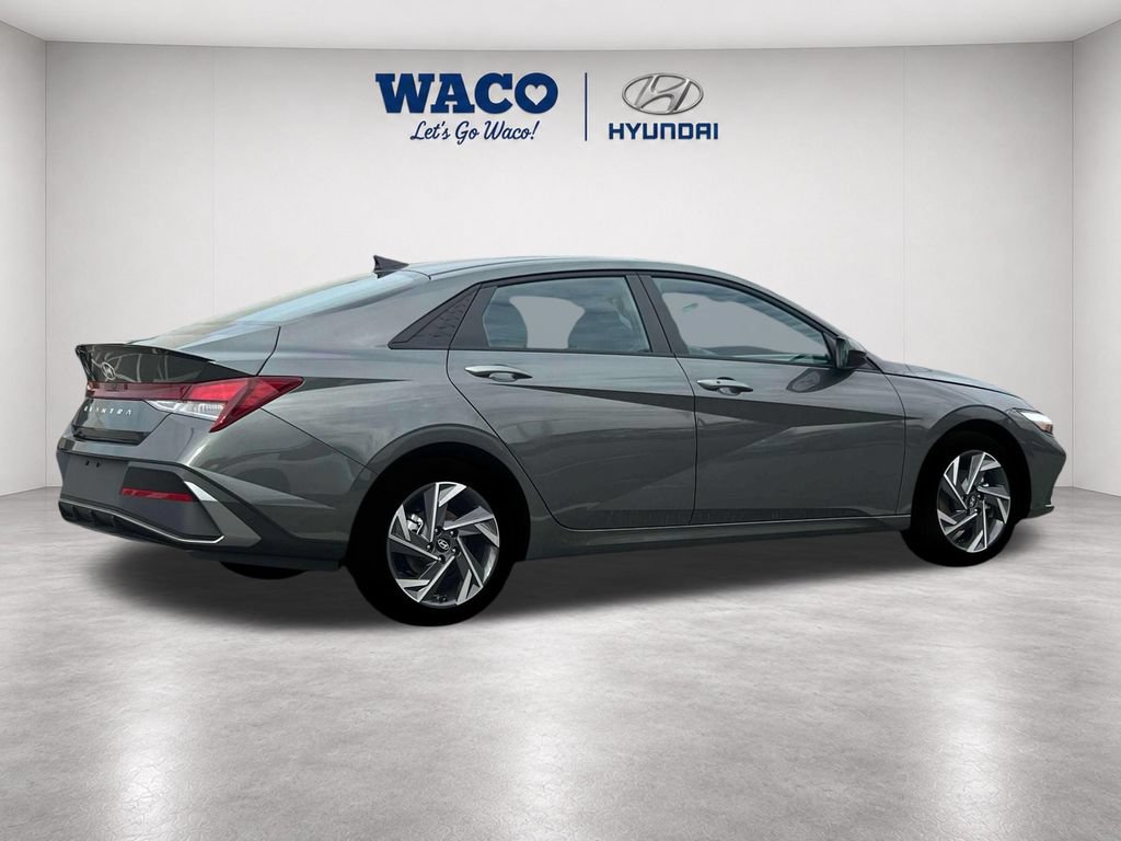 Used 2025 Hyundai Elantra Sport FWD image 13