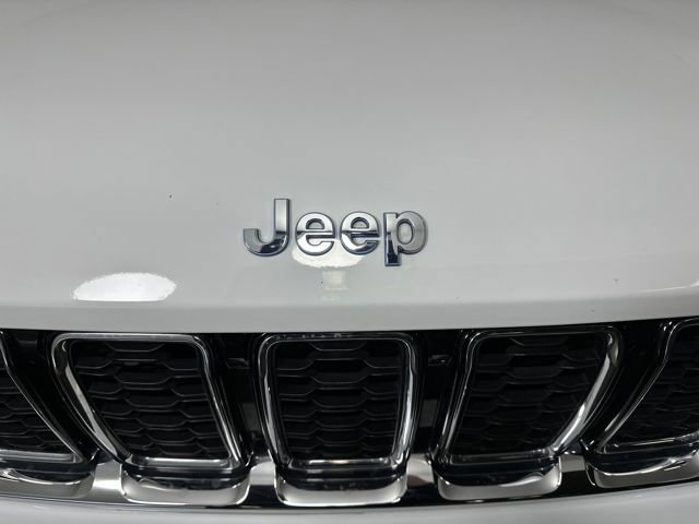 Used 2023 Jeep Grand Cherokee 4WD 4xe image 9