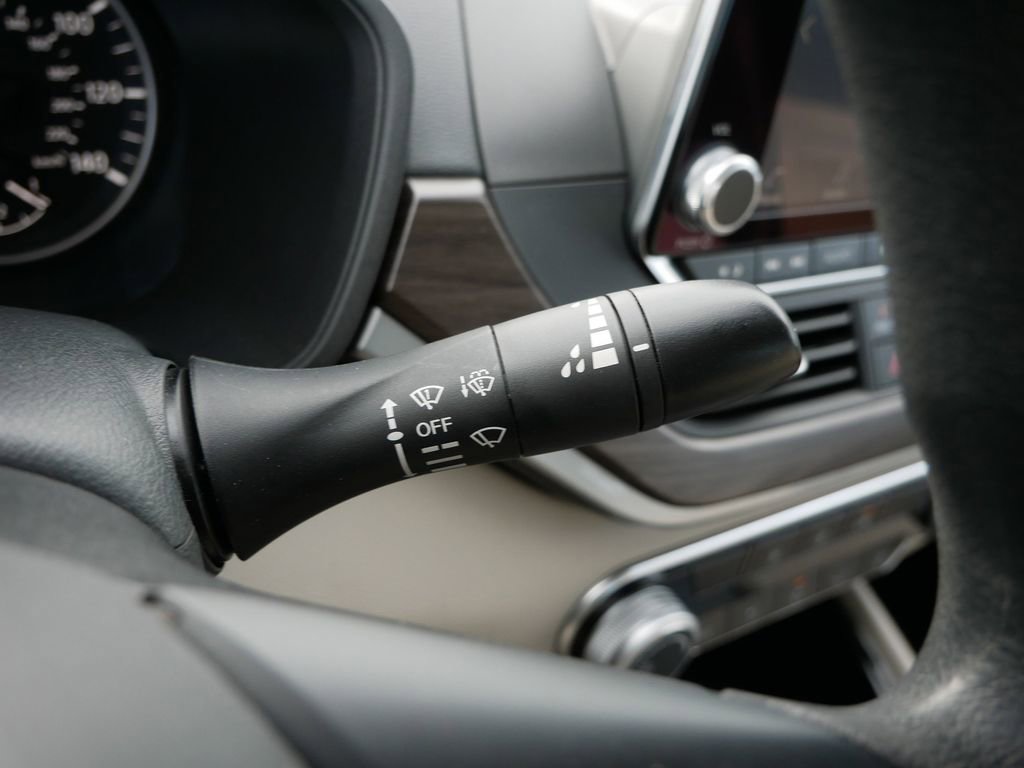 Used 2024 Nissan Altima 2.5 SV AWD/4WD image 33