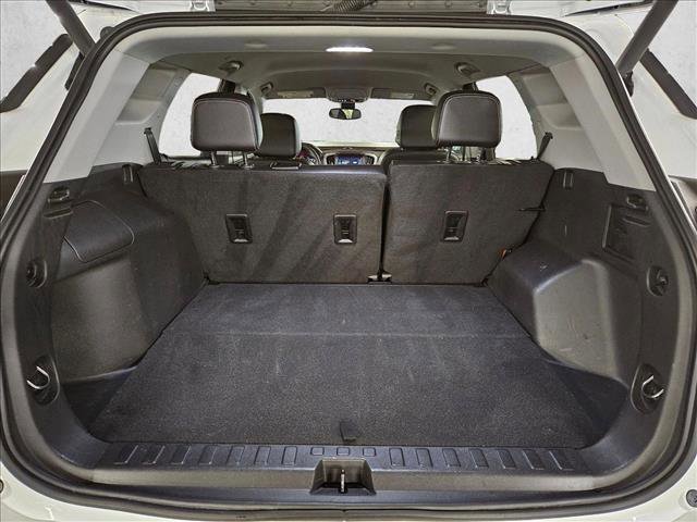 Used 2023 GMC Terrain SLT FWD image 6