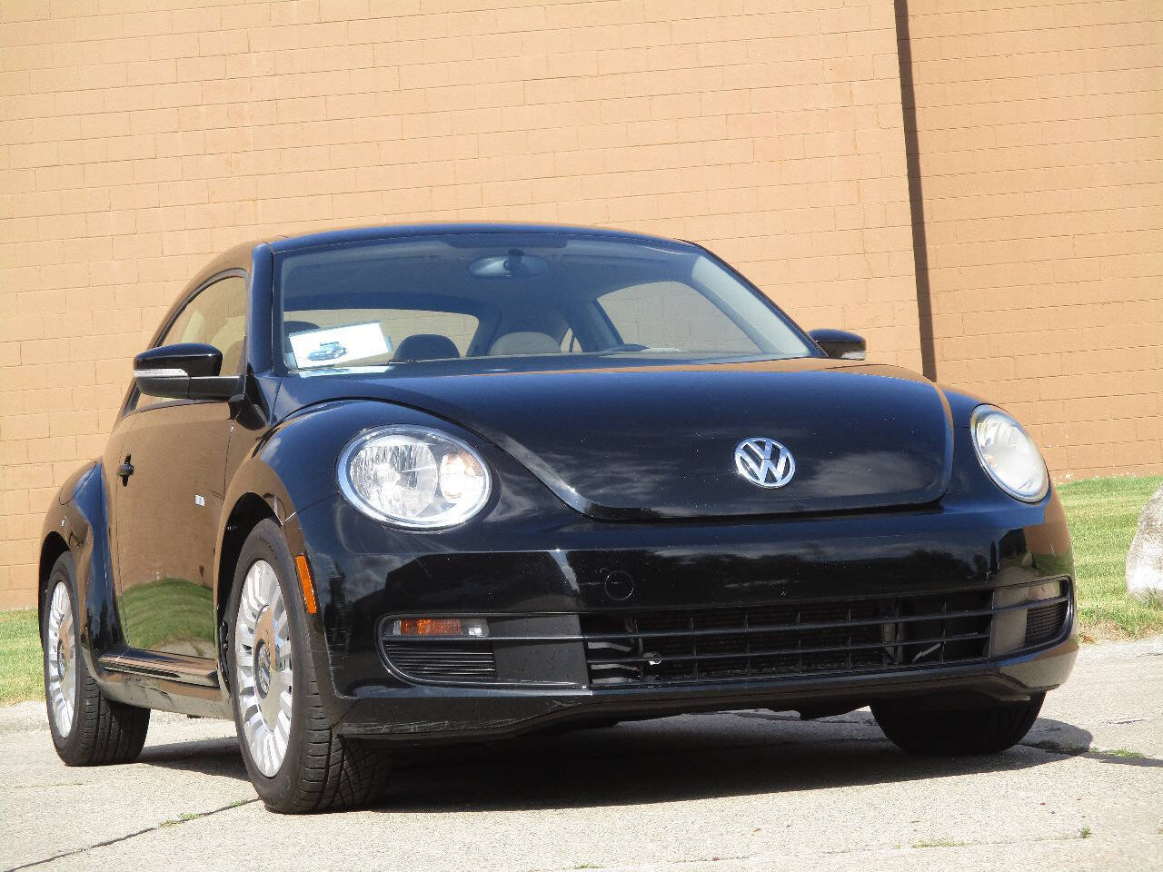 Used 2015 Volkswagen Beetle 1.8T FWD image 97