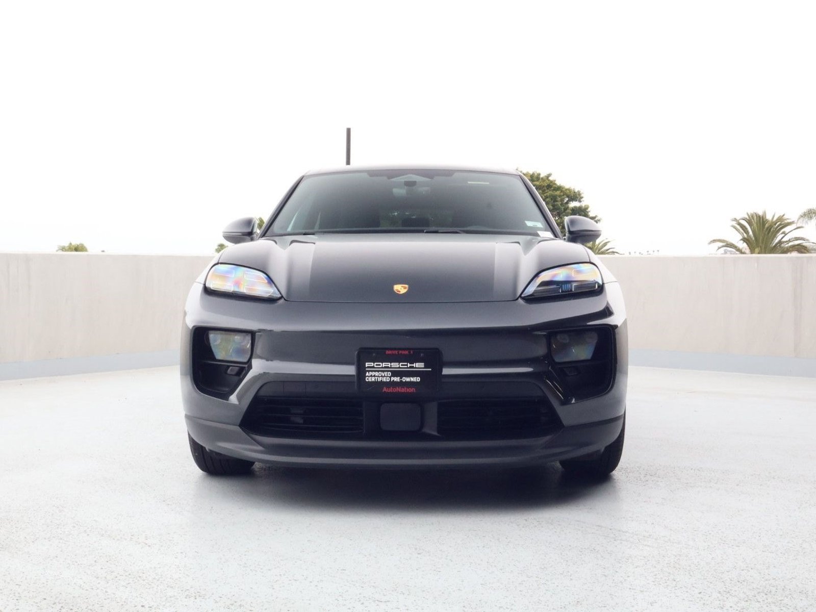 Used 2025 Porsche Macan Electric w/ Premium Package RWD image 6