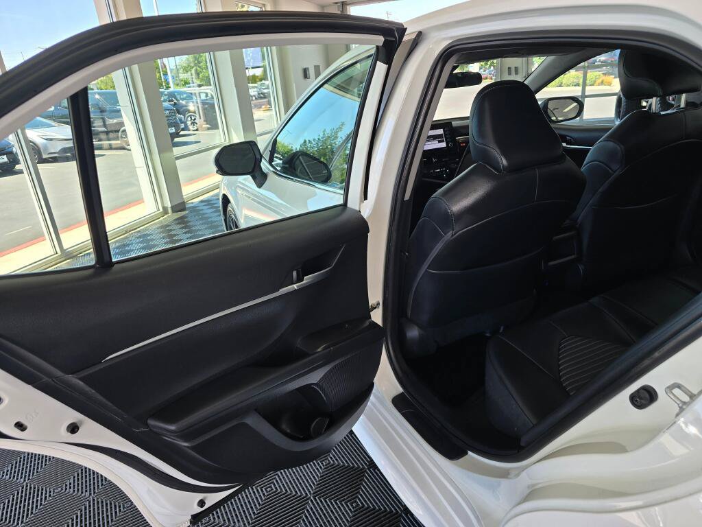 Used 2023 Toyota Camry SE AWD/4WD image 35